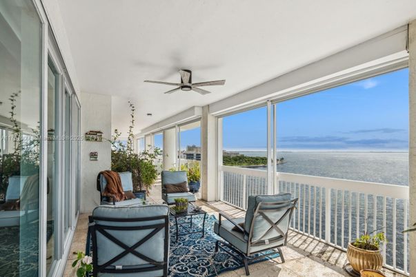 Interior, Living room, Sun Room, Water