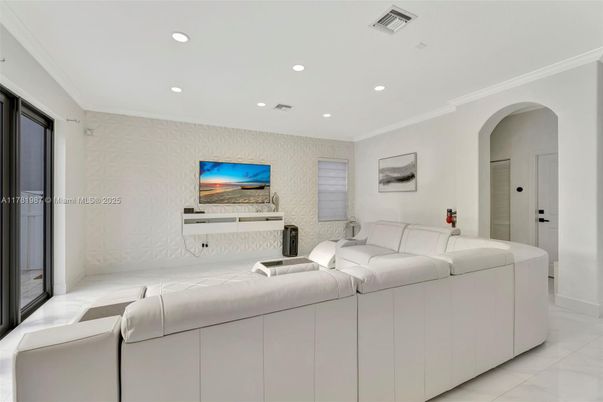 Interior, Living room, Recessed Lighting, Washer