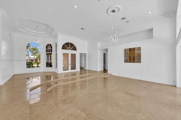 Empty room, Interior, Pendant Lights, Recessed Lighting