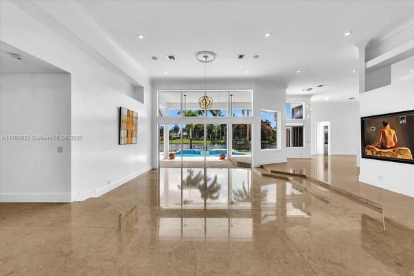 Empty room, Interior, Pendant Lights, Recessed Lighting