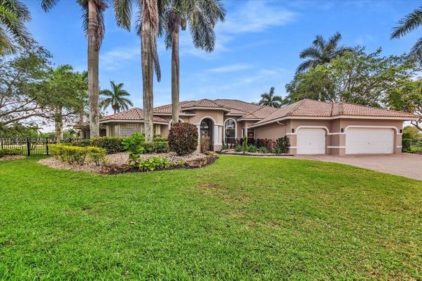 Attached, Backyard, Exterior, Facade, Mediterranean