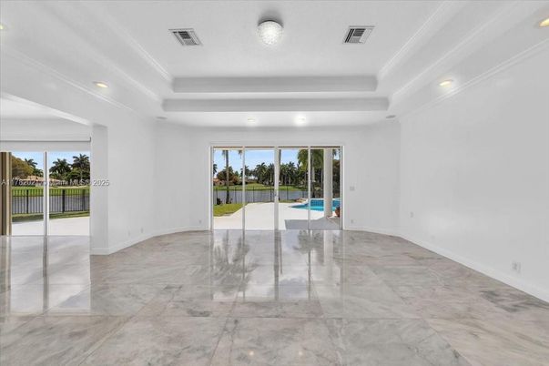 Empty room, Interior, Marble, Recessed Lighting