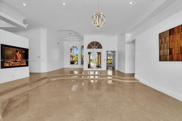 Empty room, Interior, Pendant Lights, Recessed Lighting