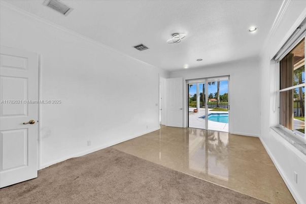 Empty room, Interior, Recessed Lighting