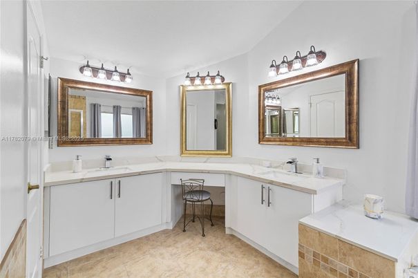 Bathroom, Dual Sink Vanities, Interior