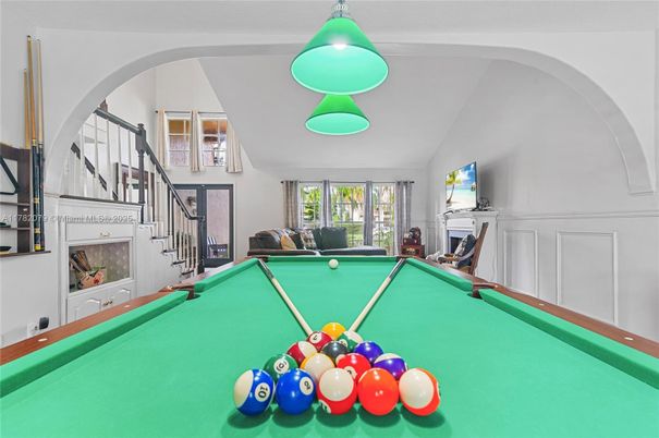 Billiard Table, Game Room, Interior