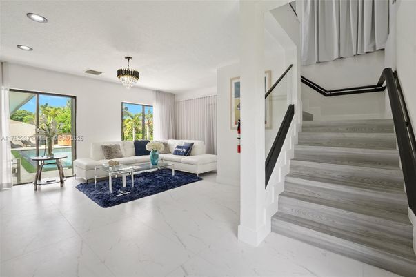 Chandelier, Interior, Living room, Marble, Recessed Lighting