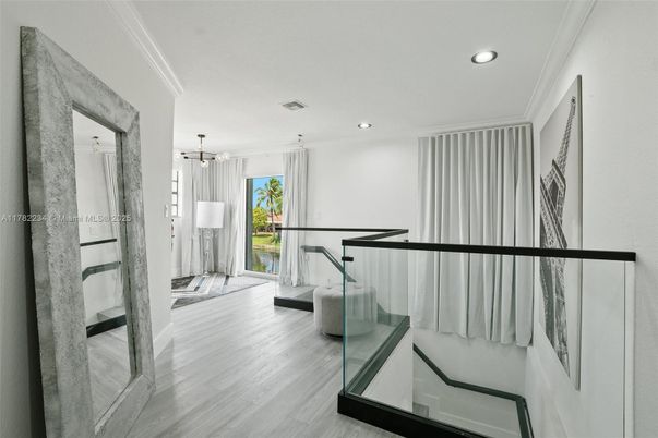 Interior, Pendant Lights, Recessed Lighting, Wood Texture Flooring