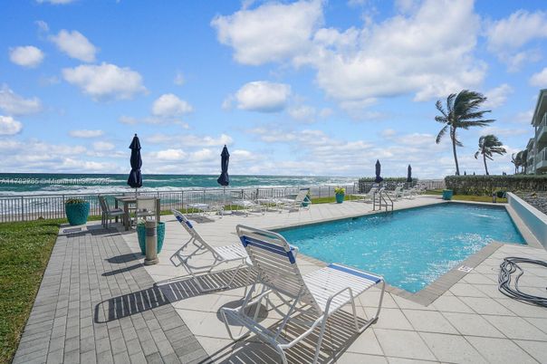 Exterior, Pool, Water