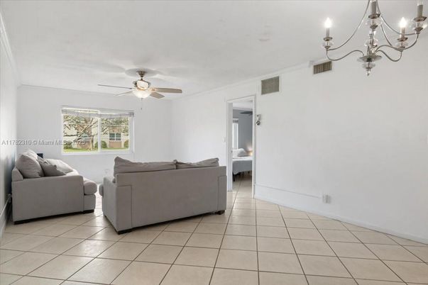 Chandelier, Interior, Living room