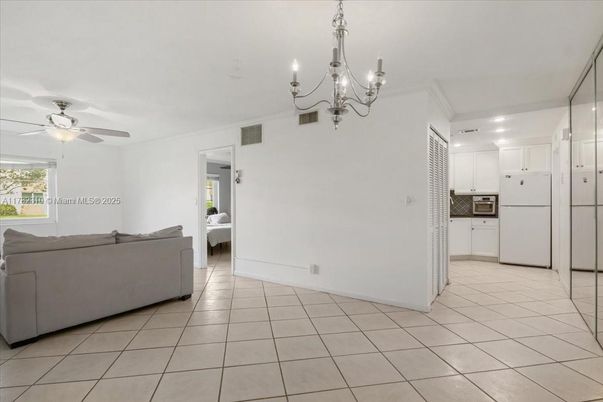 Chandelier, Interior, Kitchen