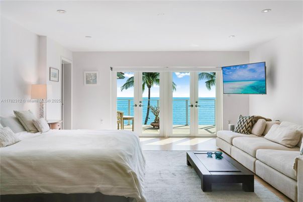 Bedroom, Interior, Recessed Lighting, Water