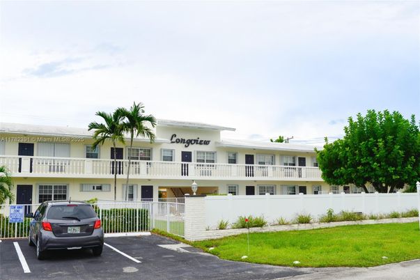 Exterior, Facade, Condo Building