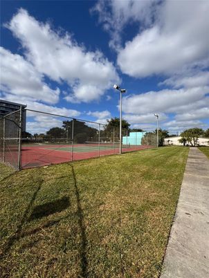 Exterior, Tennis Courts