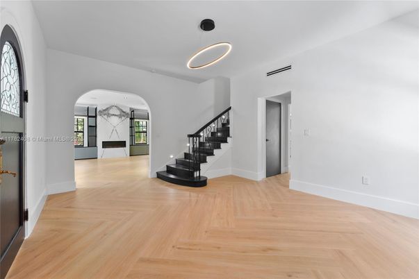 Interior, Pendant Lights, Wood Texture Flooring