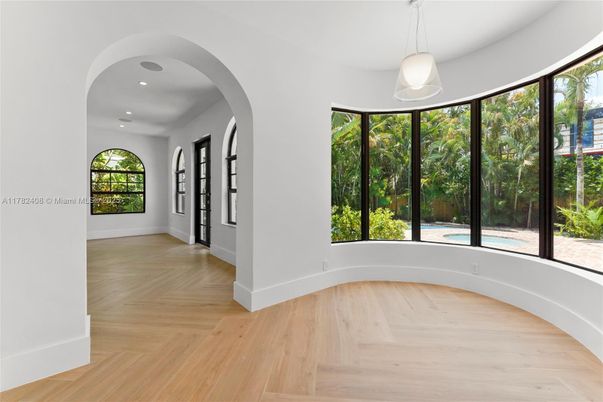 Interior, Pendant Lights, Recessed Lighting, Wood Texture Flooring