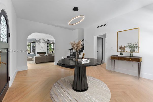 Interior, Pendant Lights, Wood Texture Flooring