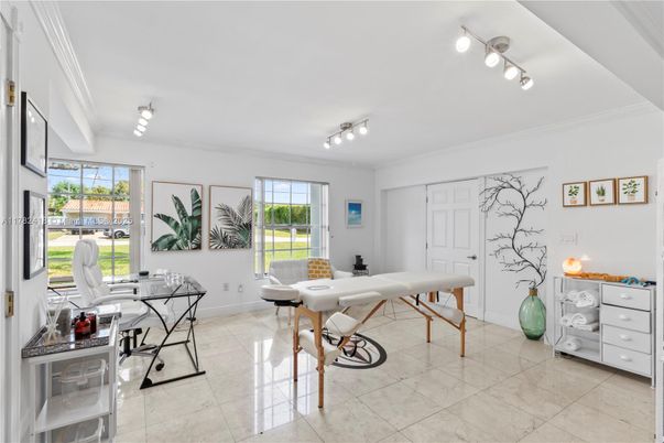 Dining room, Interior