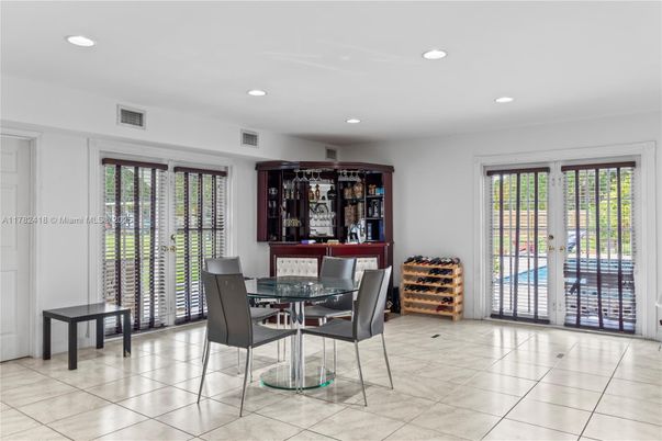Dining room, Interior, Recessed Lighting