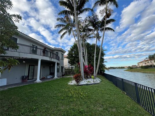 Backyard, Exterior, Lake