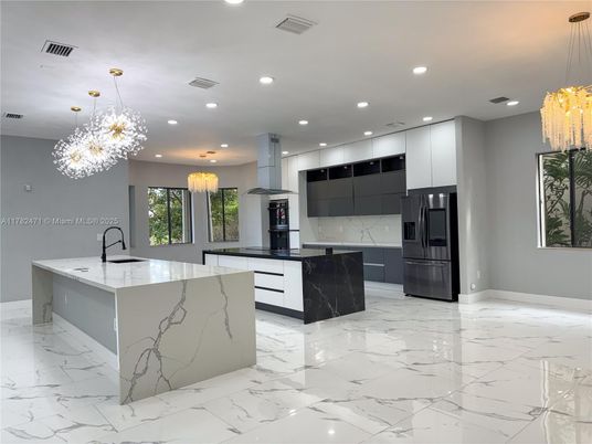 Chandelier, Interior, Kitchen, Marble, Pendant Lights, Recessed Lighting, Stainless Steel Appliances