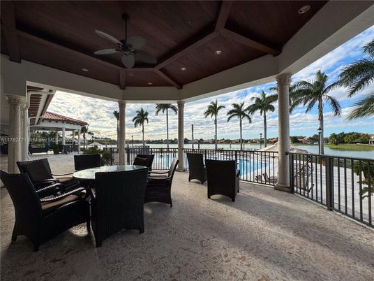 Exterior, Pool, Water