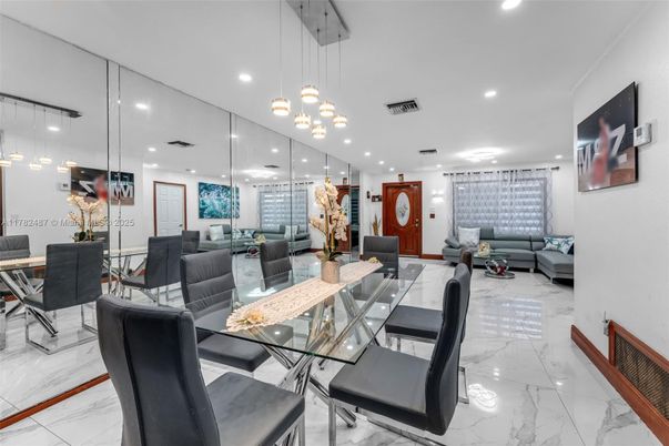 Dining room, Interior, Living room, Marble, Pendant Lights, Recessed Lighting