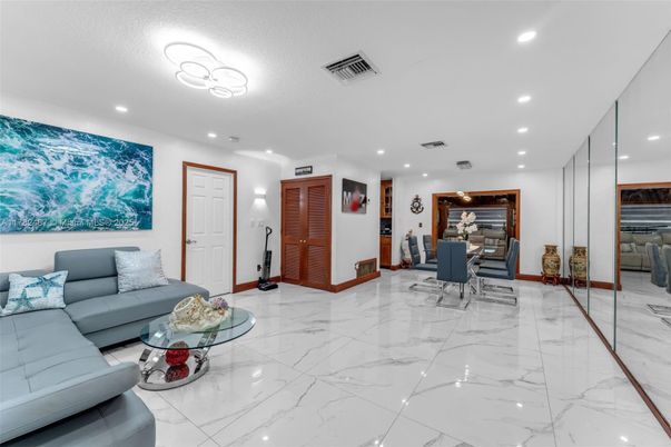 Dining room, Interior, Living room, Marble, Recessed Lighting