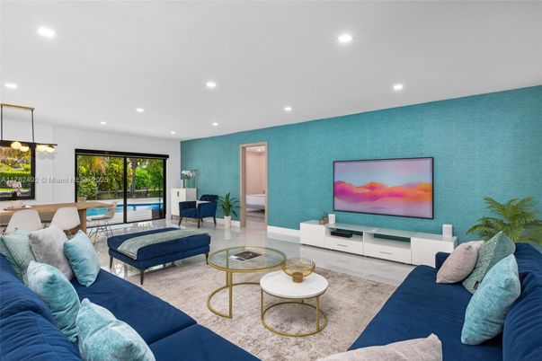 Dining room, Interior, Living room, Pendant Lights, Recessed Lighting