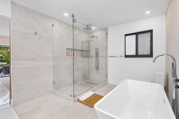 Bathroom, Free Standing Baths, Glass Shower, Interior, Recessed Lighting
