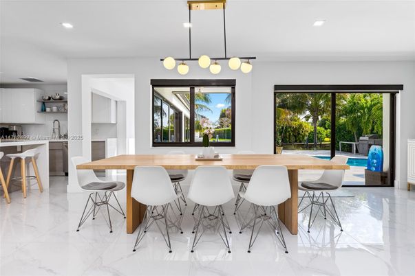 Dining room, Interior, Kitchen, Marble, Pendant Lights, Recessed Lighting