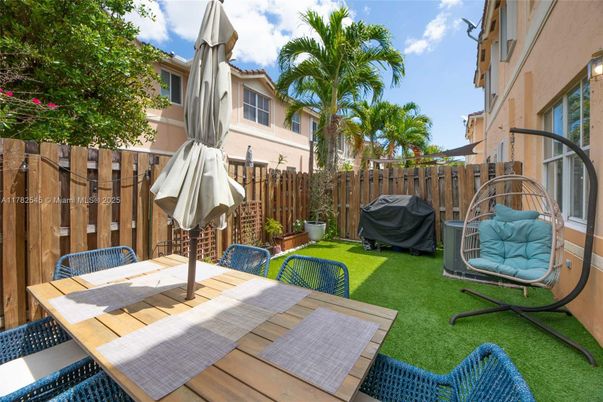 Backyard, Exterior