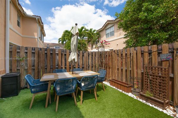 Backyard, Exterior