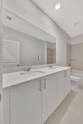 Bathroom, Dual Sink Vanities, Interior, Recessed Lighting