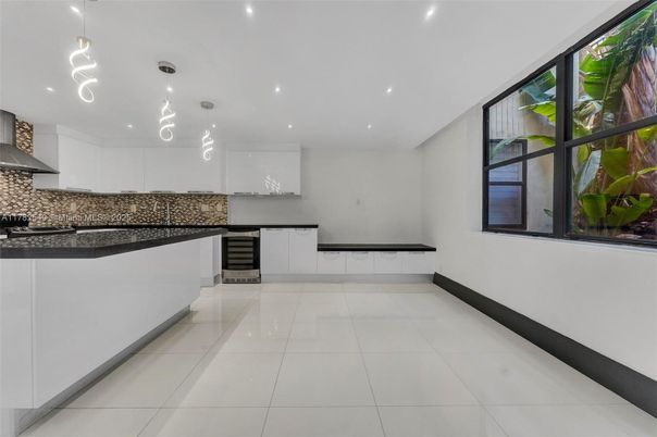 Interior, Kitchen, Pendant Lights, Recessed Lighting