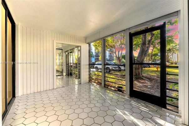 Empty room, Interior, Sun Room