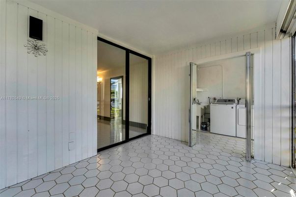 Interior, Washer