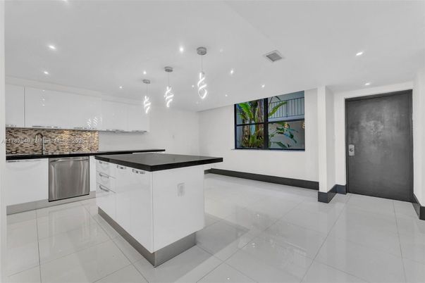 Interior, Kitchen, Pendant Lights, Recessed Lighting