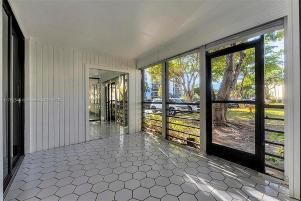 Empty room, Interior, Sun Room
