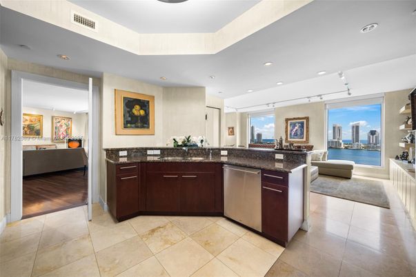 Interior, Kitchen, Recessed Lighting, Water, Wood Texture Flooring
