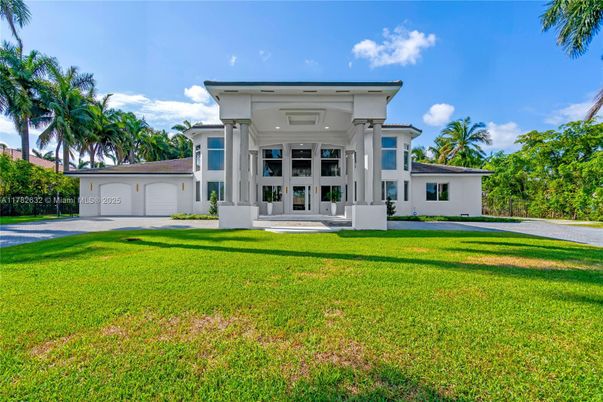 Backyard, Detached Garage, Exterior