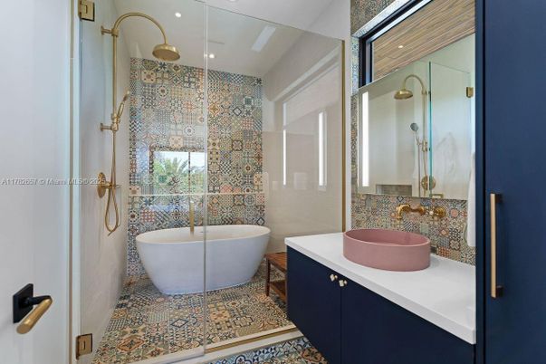 Bathroom, Free Standing Baths, Glass Shower, Interior, Recessed Lighting