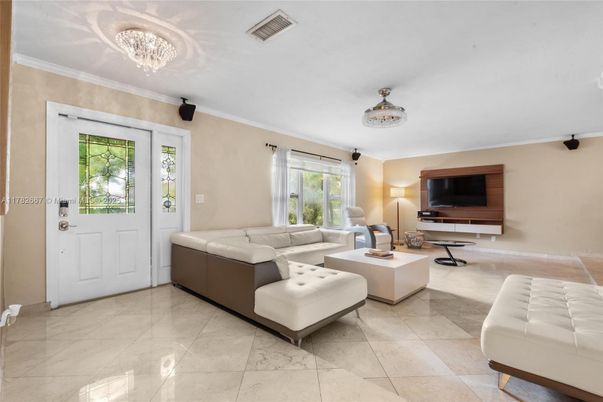 Chandelier, Interior, Living room
