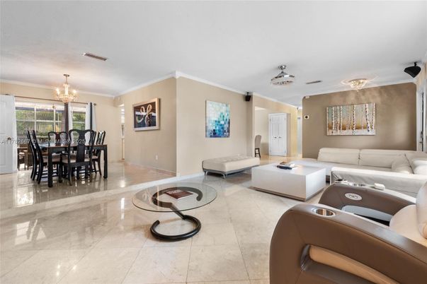 Chandelier, Dining room, Interior, Living room