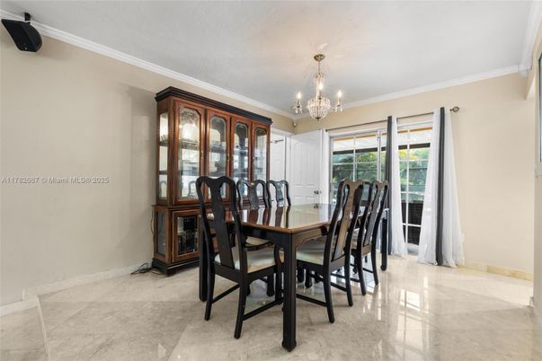 Chandelier, Dining room, Interior