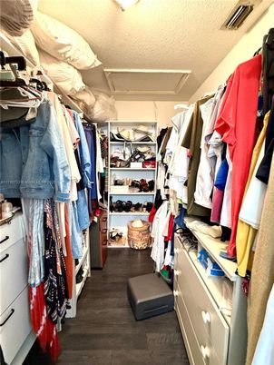 Interior, Walk-in Closets, Wood Texture Flooring