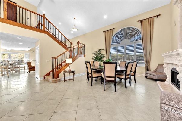 Dining room, Fireplace, Interior, Pendant Lights, Recessed Lighting