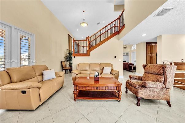 Interior, Living room, Pendant Lights, Recessed Lighting