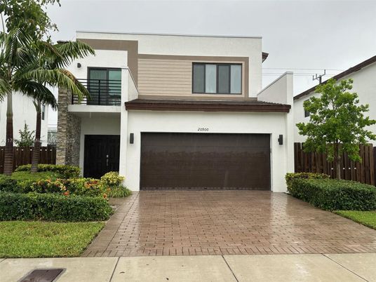 Attached, Exterior, Facade, Modern