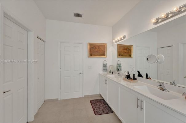 Bathroom, Dual Sink Vanities, Interior